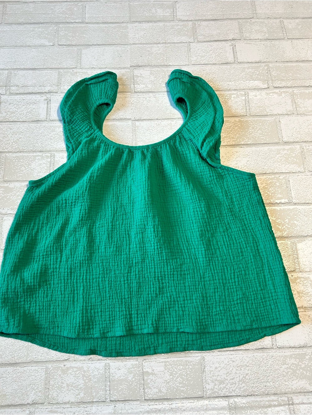 Gilli Emerald Green Ruffle Tank Top - Picture 2 of 5